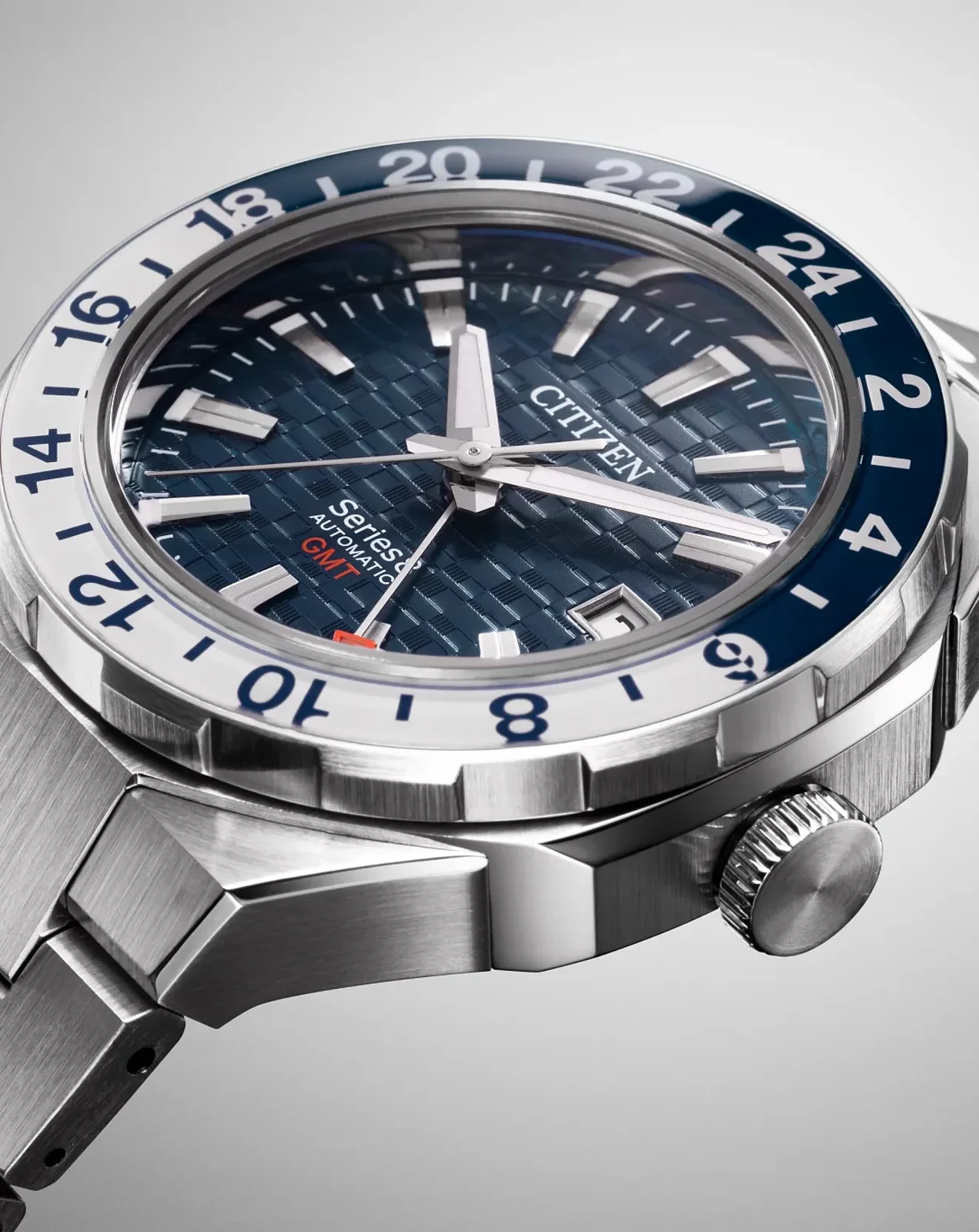 Citizen Series 8 880 GMT NB6034-58L dial