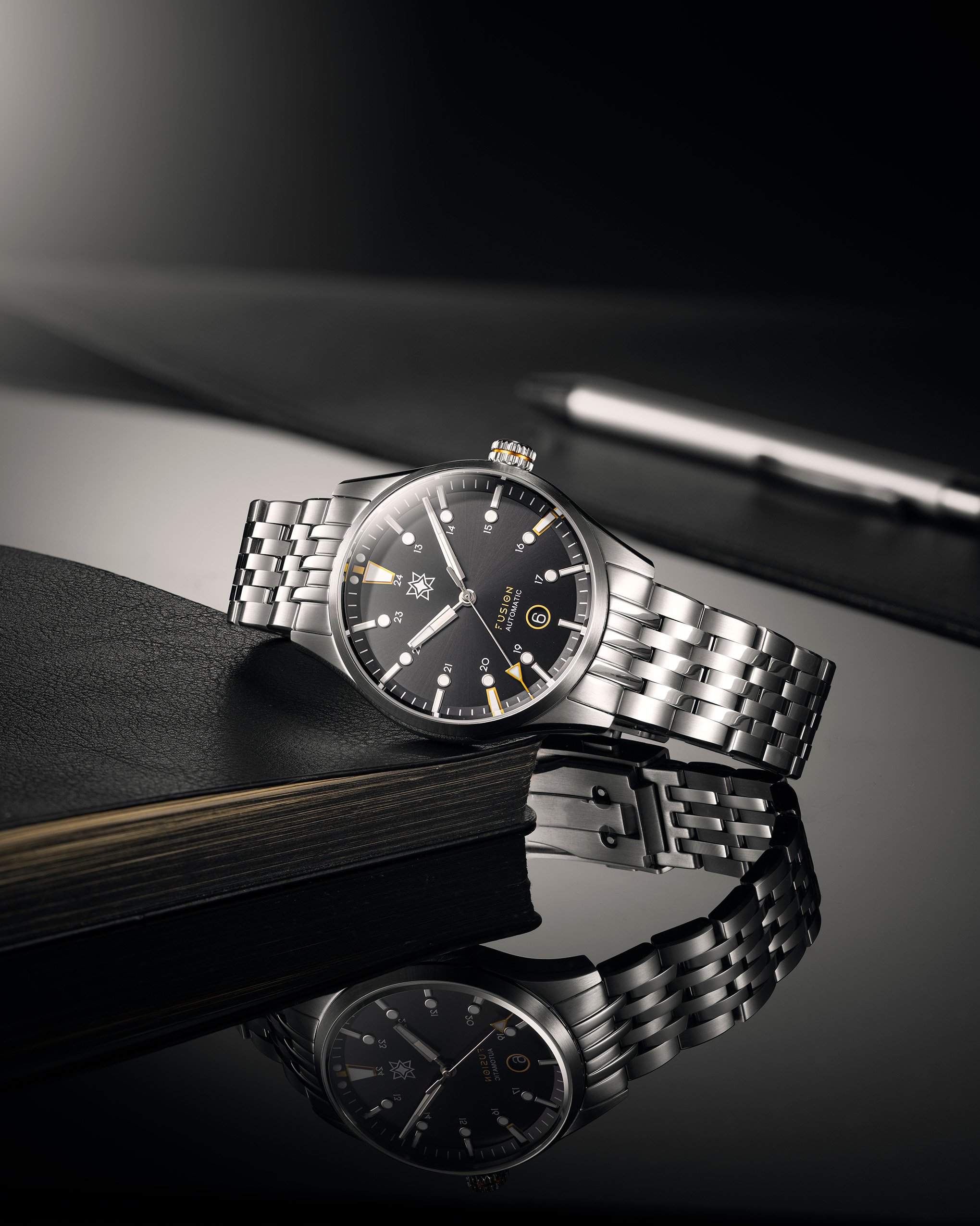 Second Hour The Fusion Black colour