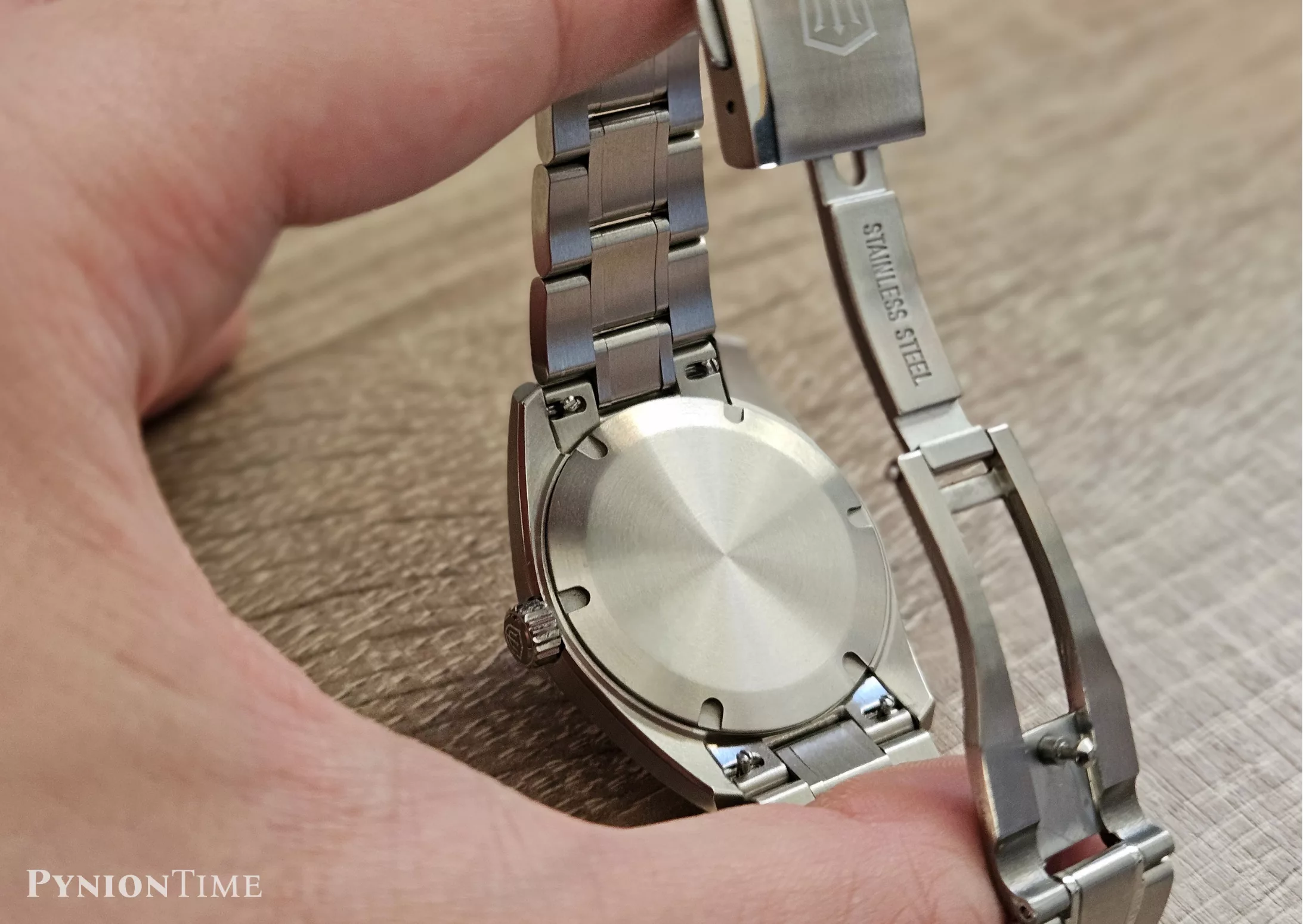 Watchdives WD0003C quick-release bracelet