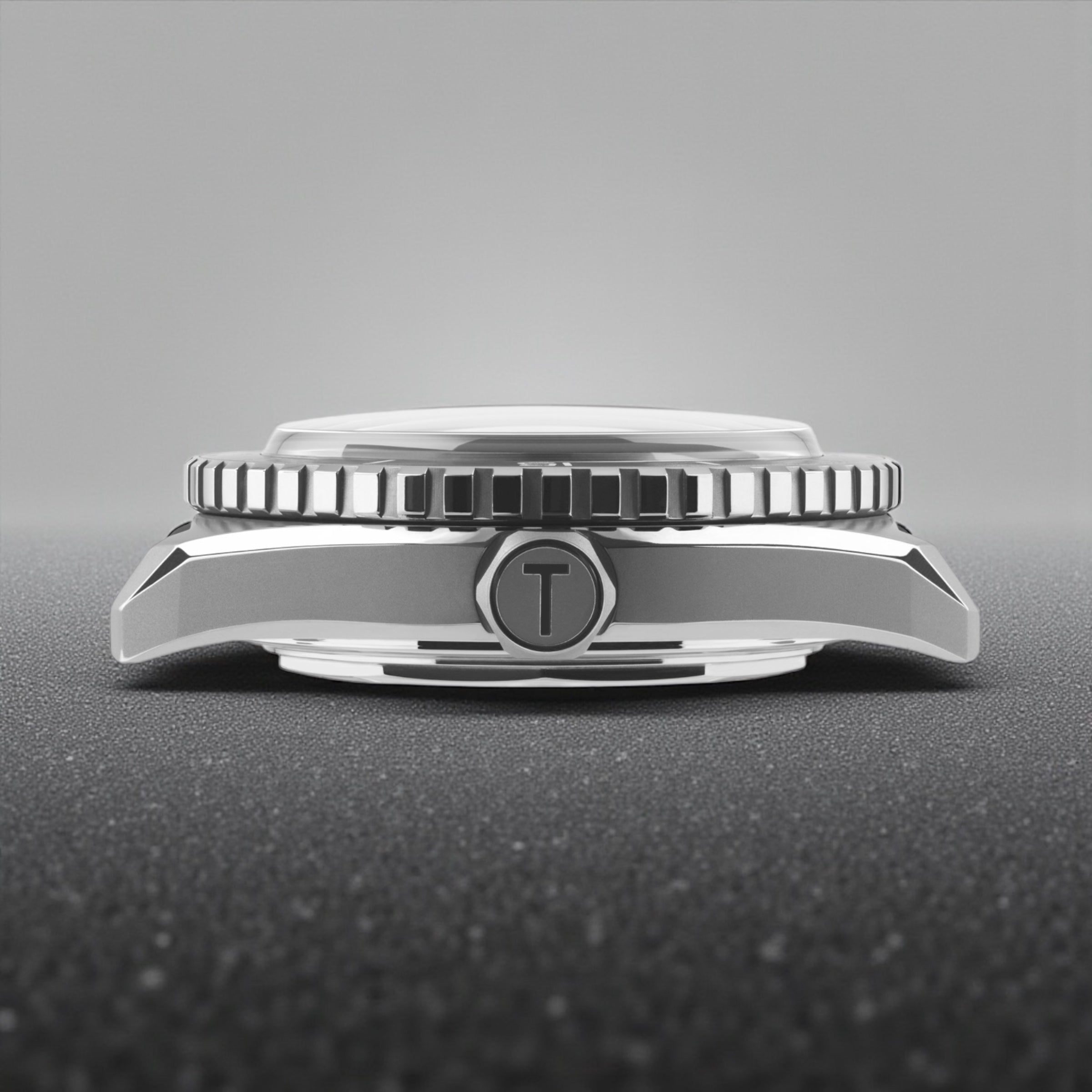 Trematic T-Five Beigua Maris case seen from the side