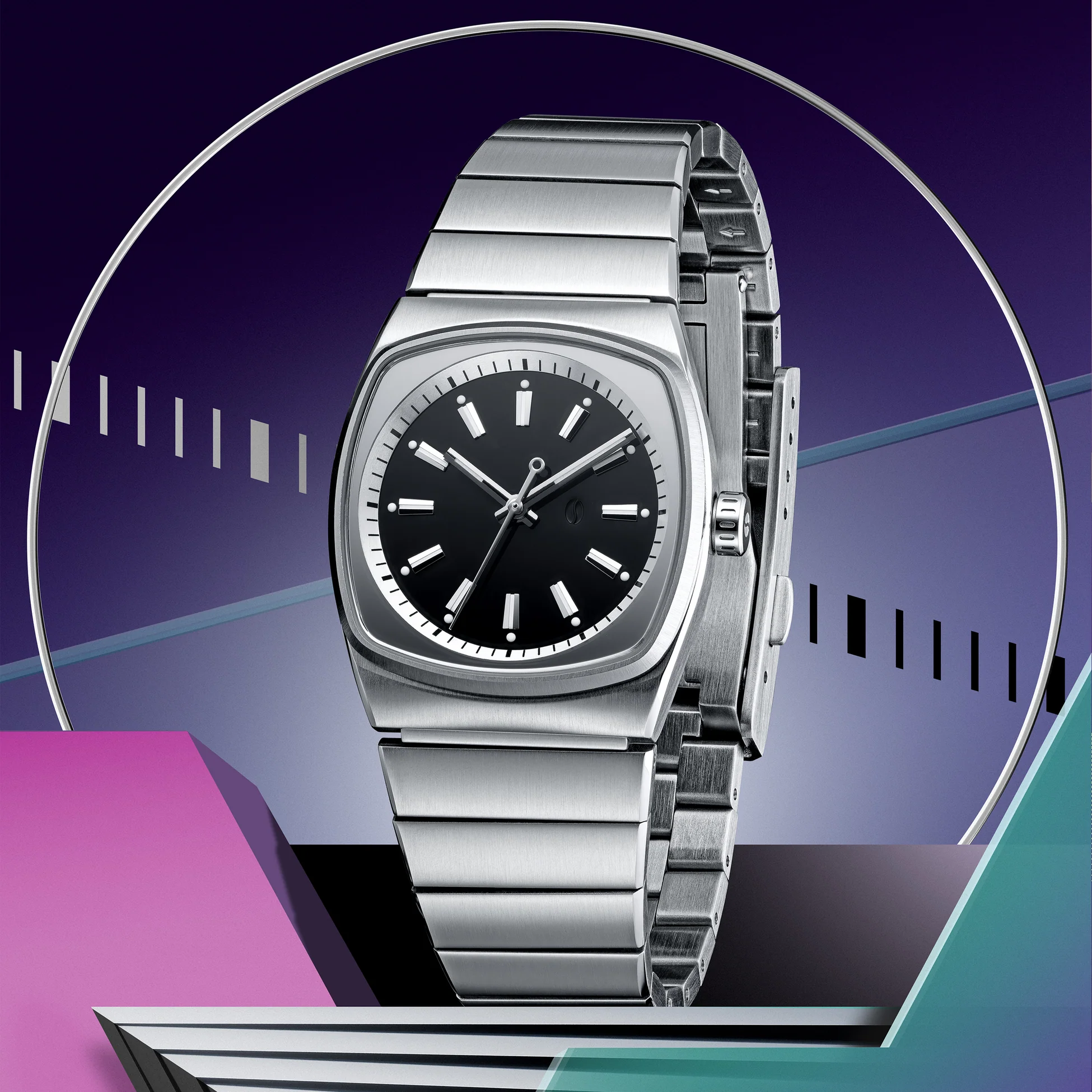 Brew Metric Lite 30mm watch with black dial and integrated stainless steel bracelet