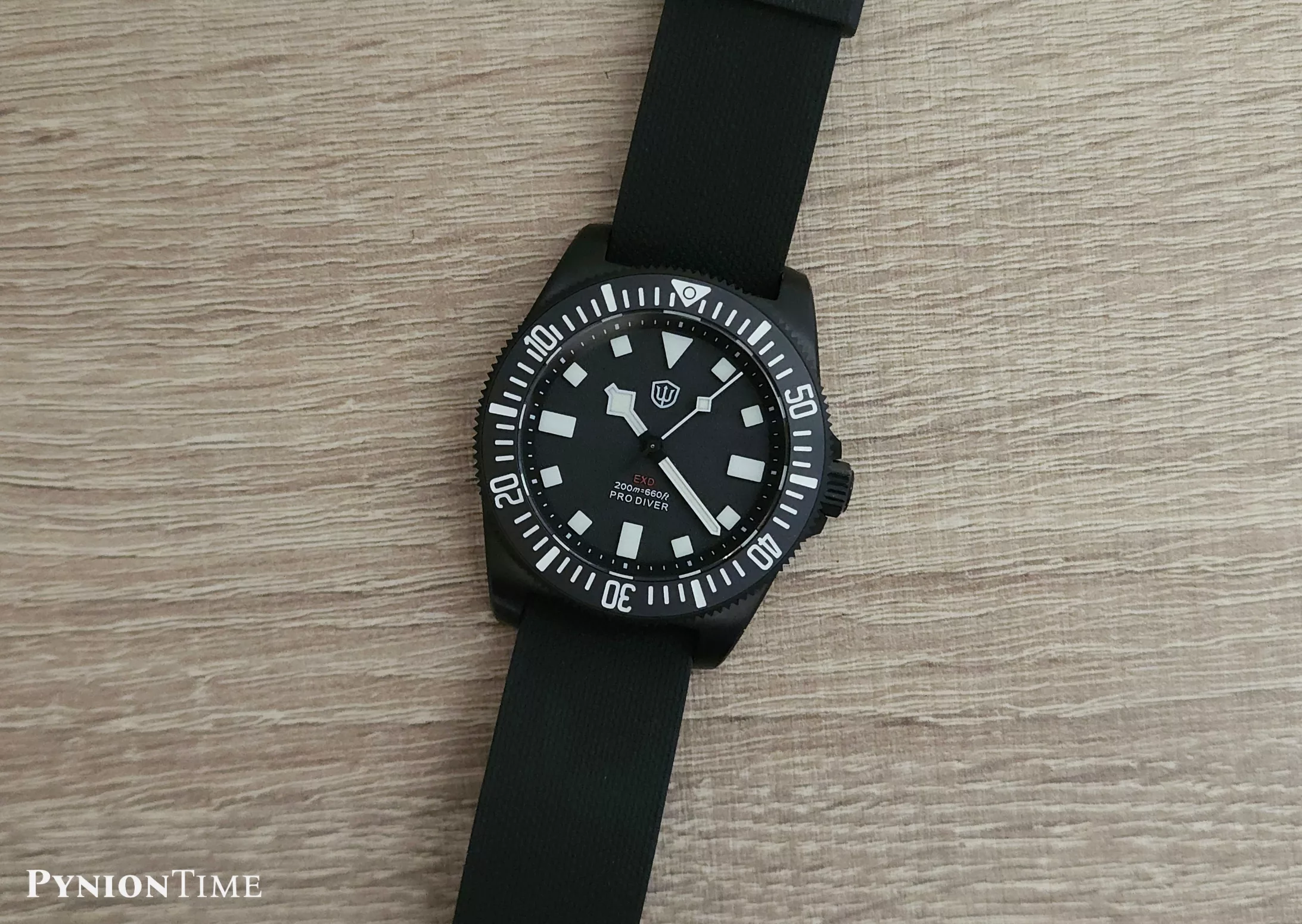 Watchdives EXD 40mm on a single pass rubber strap