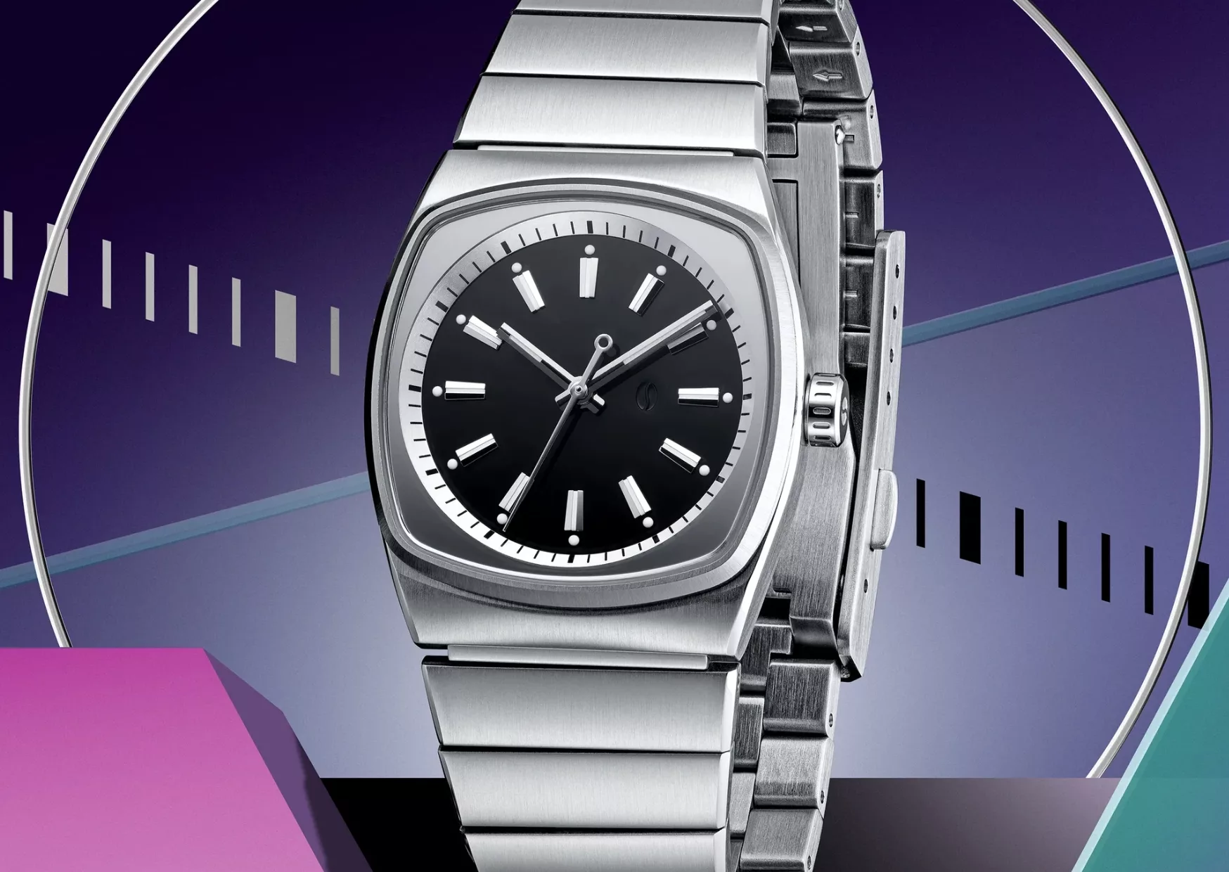 Brew Metric Lite 30mm watch with black dial and integrated stainless steel bracelet