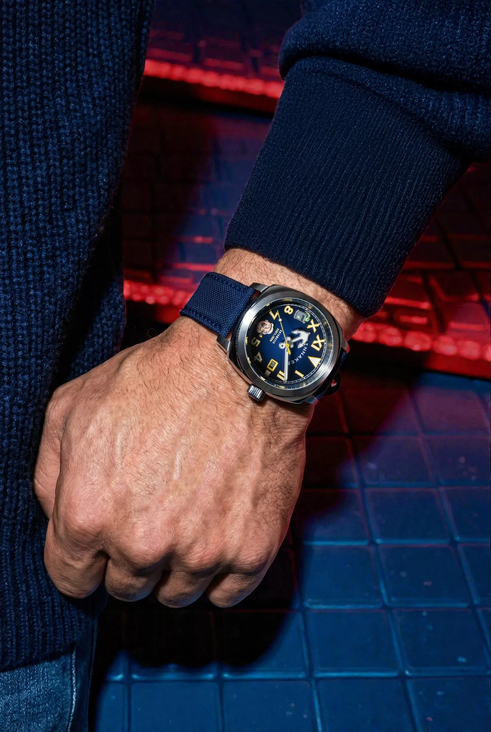 Spinnaker Popeye Navy on wrist