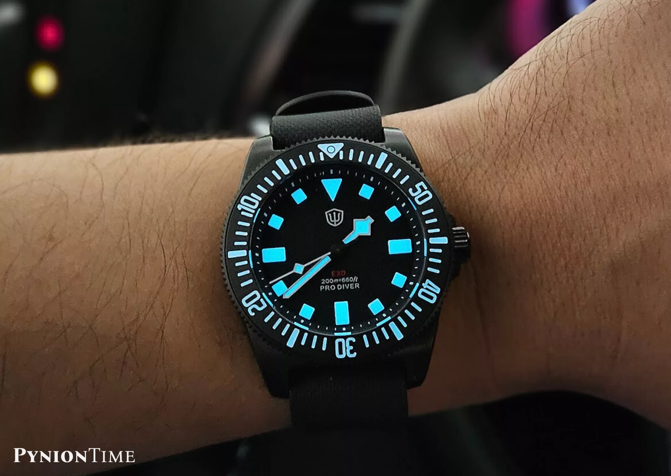 Watchdives EXD 40mm lume