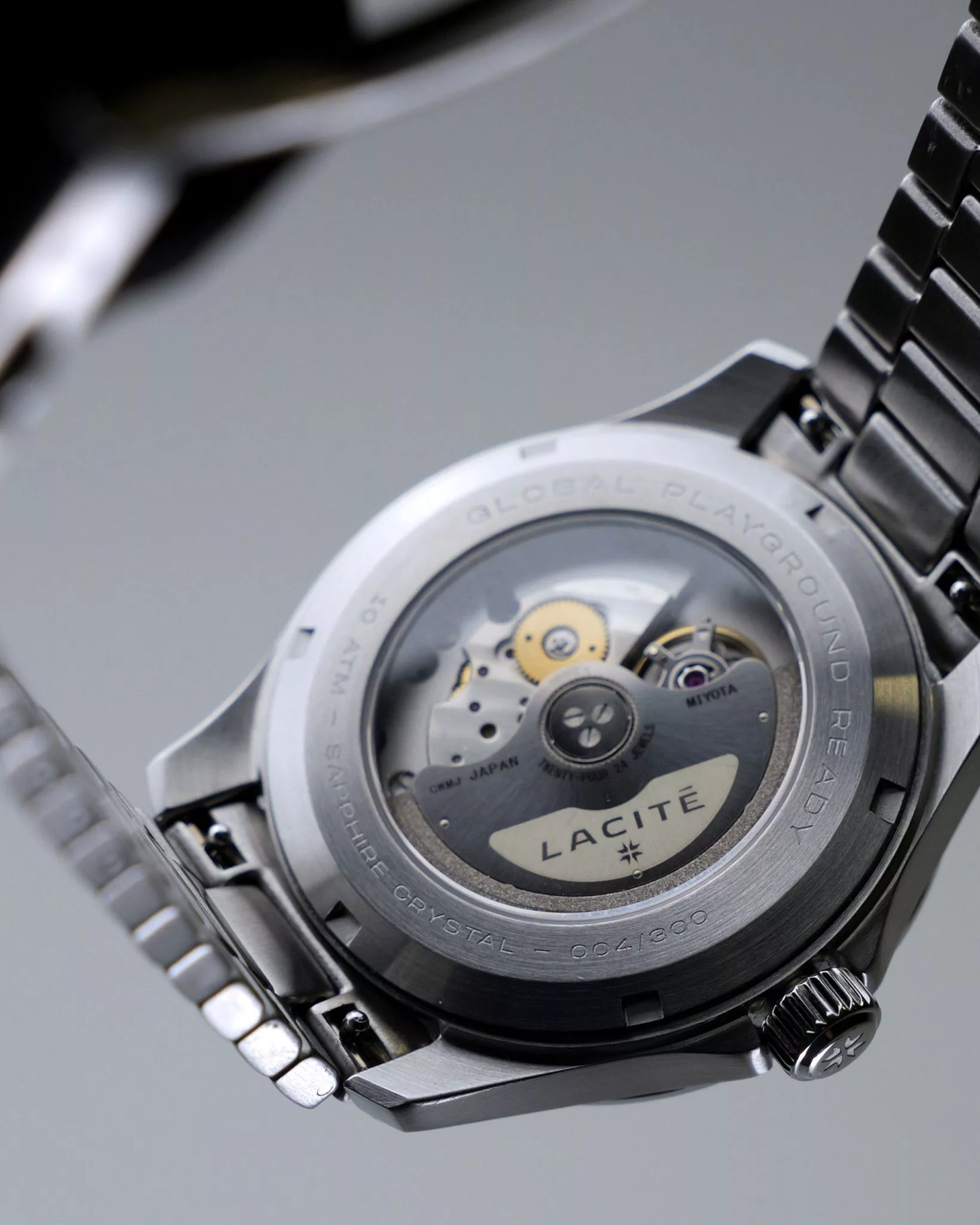 The Lacité Urbanite GMT uses a Miyota 9075