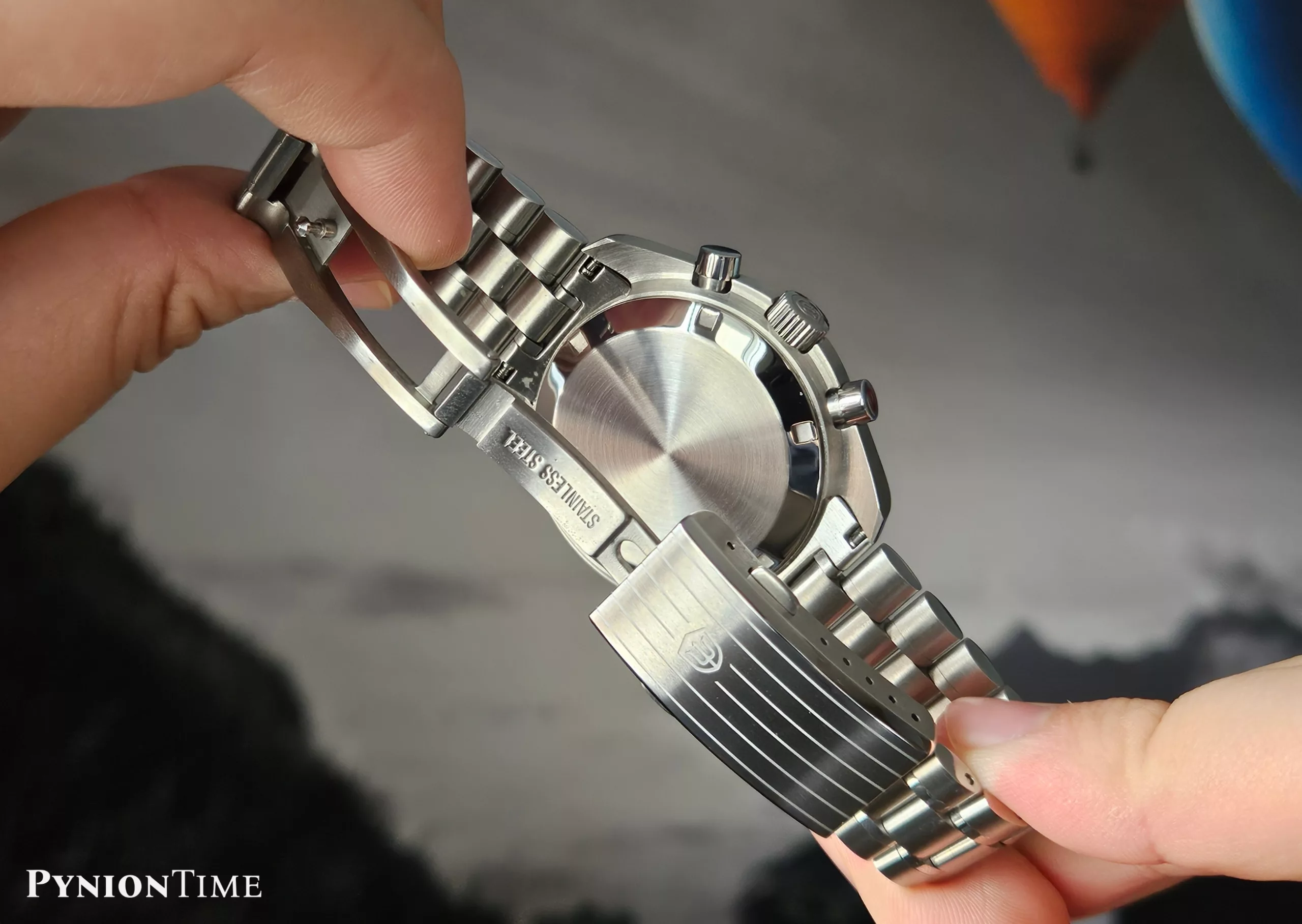 Watchdives EXD 40mm on a single pass rubber strap