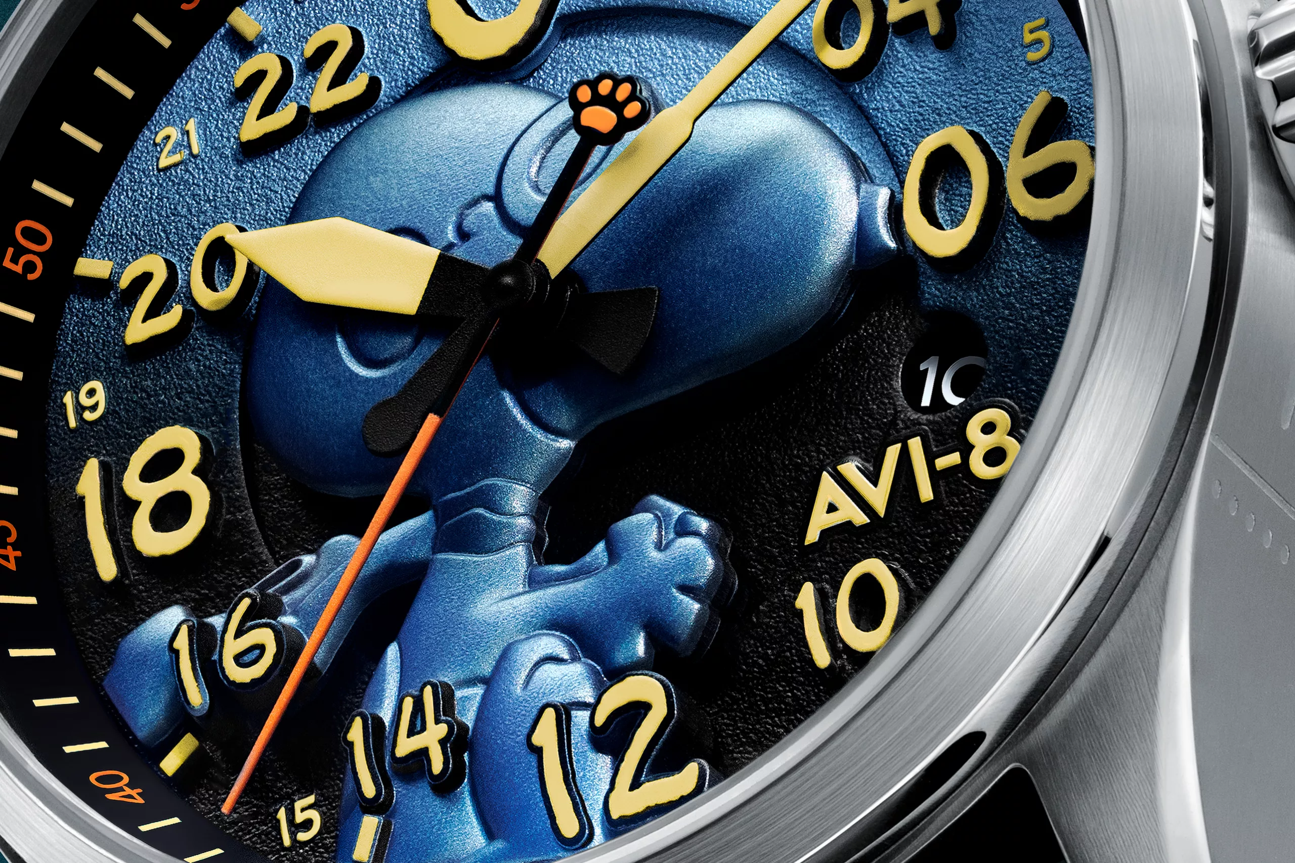 AVI-8 Spitfire Peanuts Snoopy Flying Ace 24-Hour Automatic macro shot