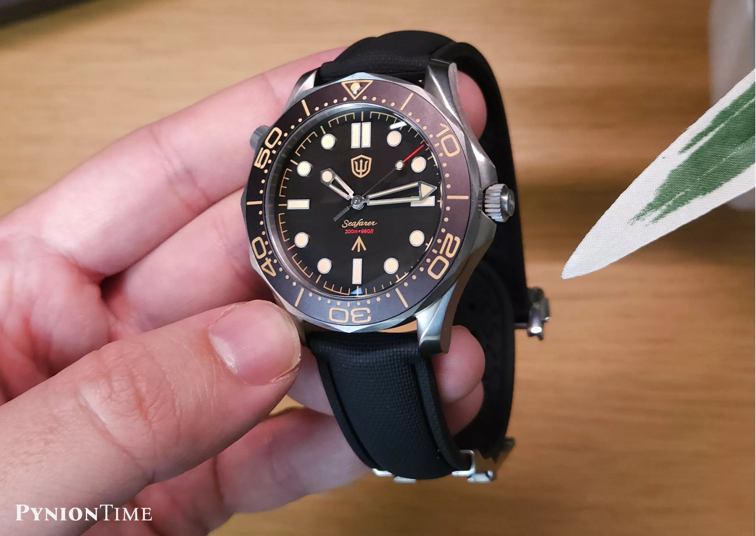 Watchdives Seafarer WD007Q lume shot