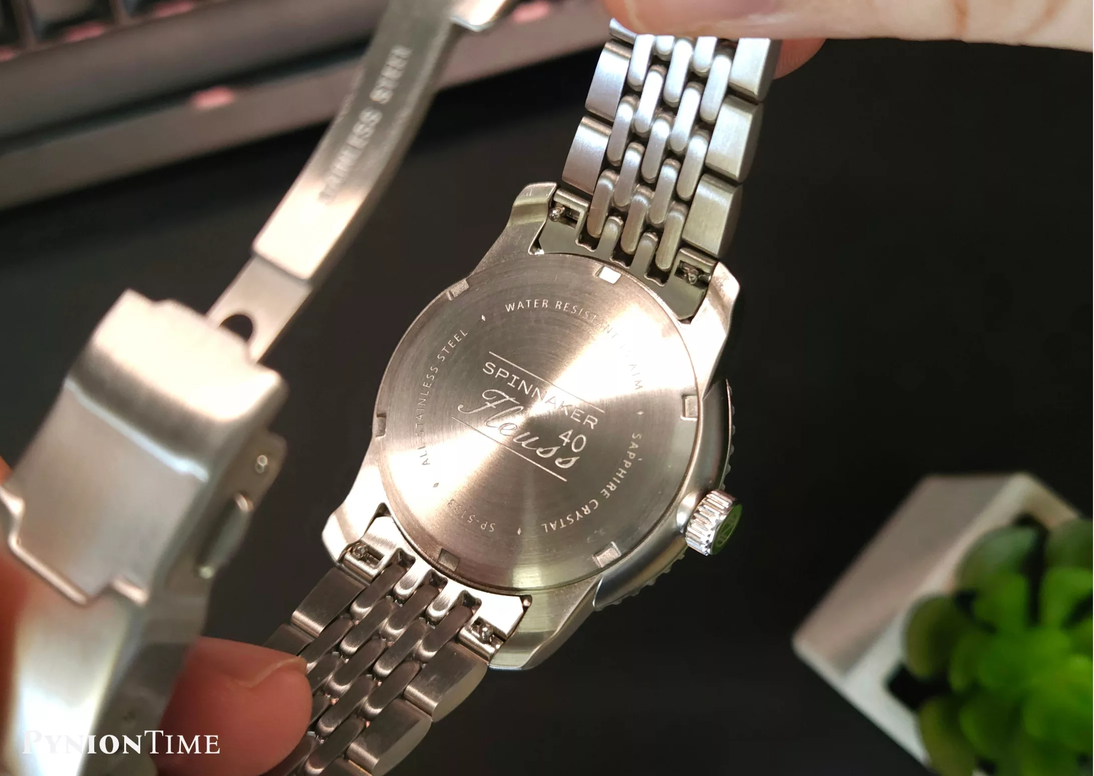 Spinnaker Fleuss 40 Royal Splash caseback