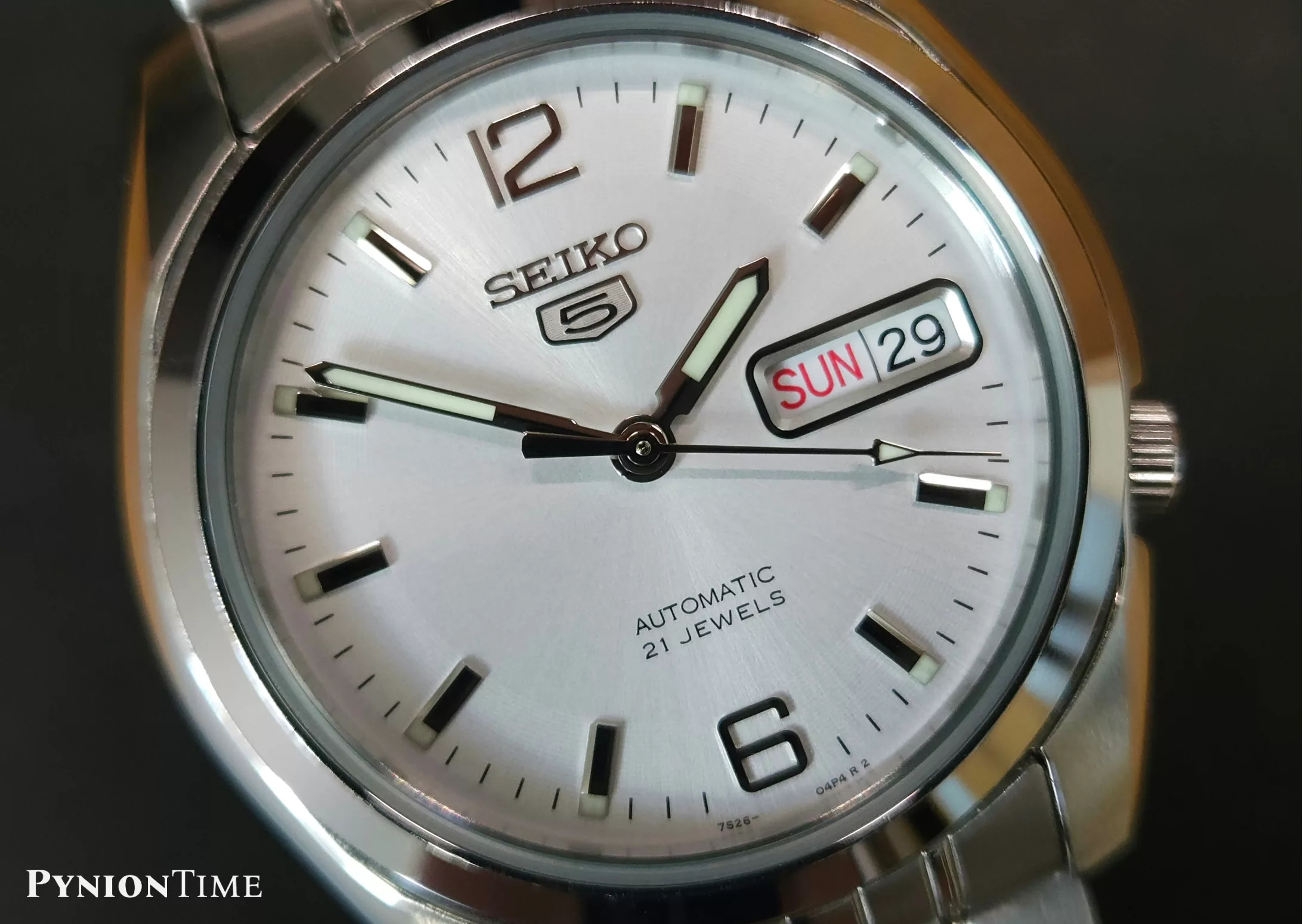Close-up of the Seiko 5 SNK385