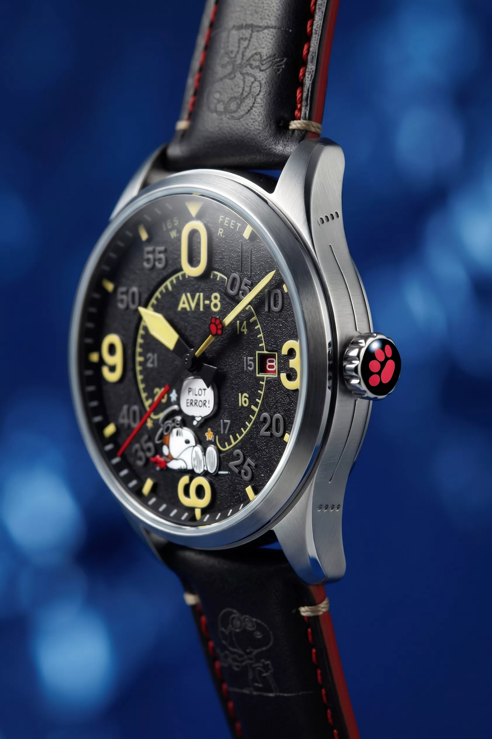 The AVI-8 Spitfire Smith Automatic Snoopy Flying Ace has got a 42mm stainless steel case