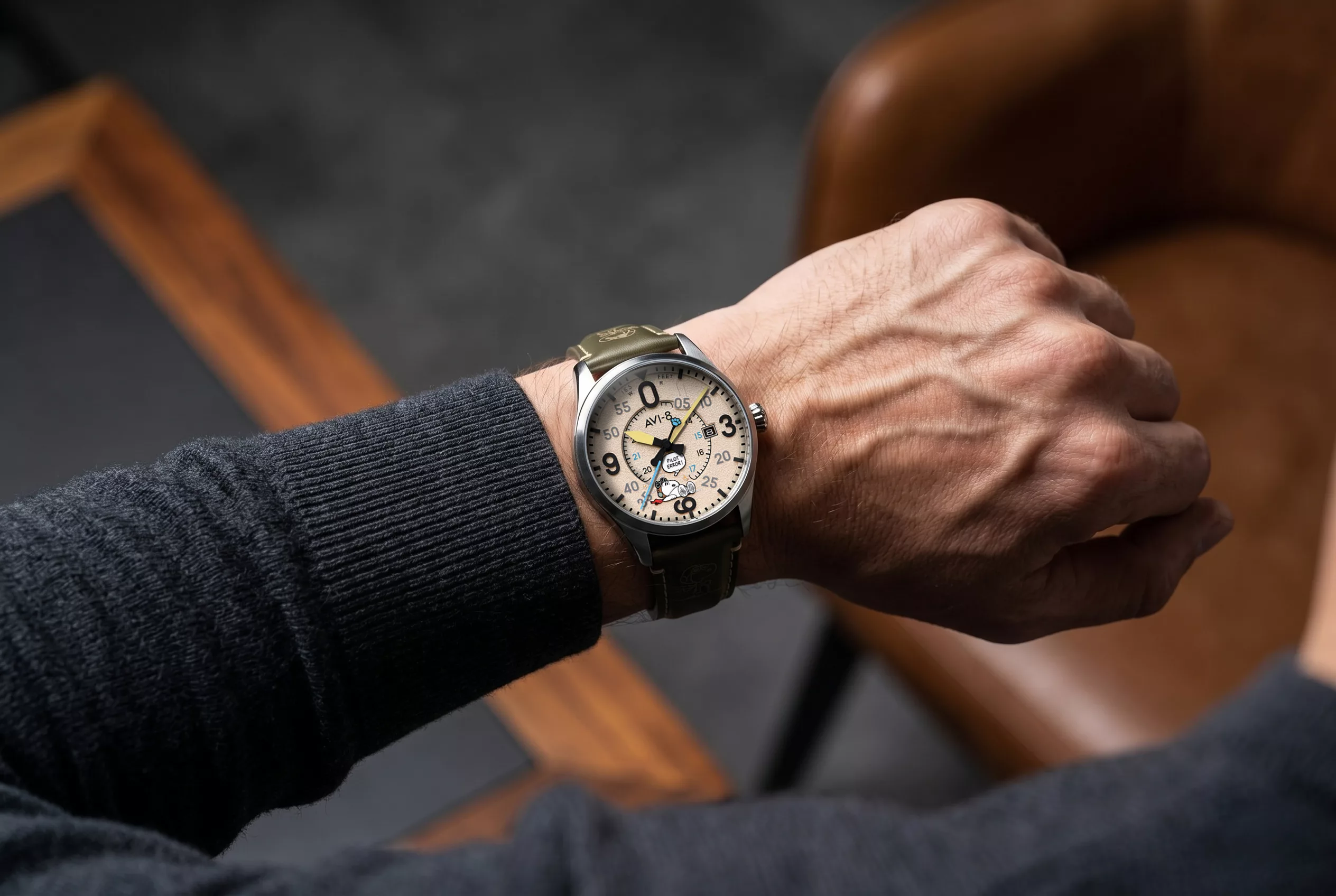 AVI-8 Spitfire Smith Automatic Snoopy Peanuts Flying Ace Pilot Error on wrist