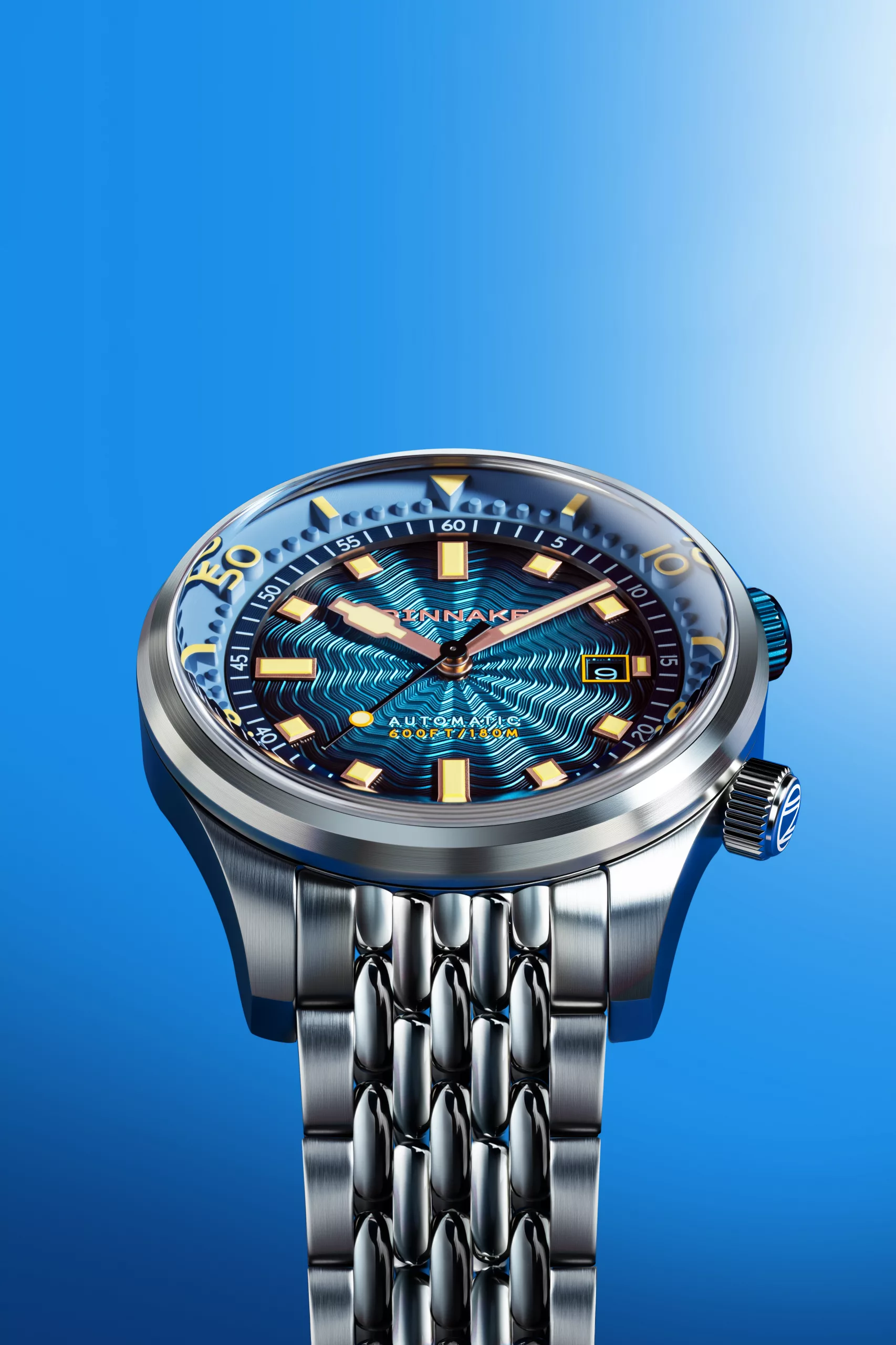 The Spinnaker Bradner comes with an anti-reflection coated sapphire lens