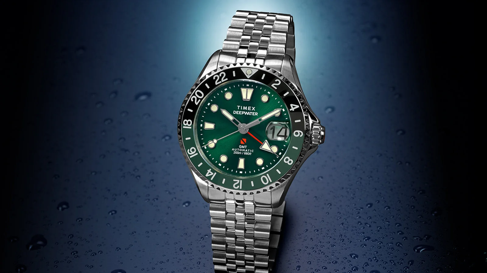 The watch uses a sapphire crystal with anti-reflective coating and a magnified date window