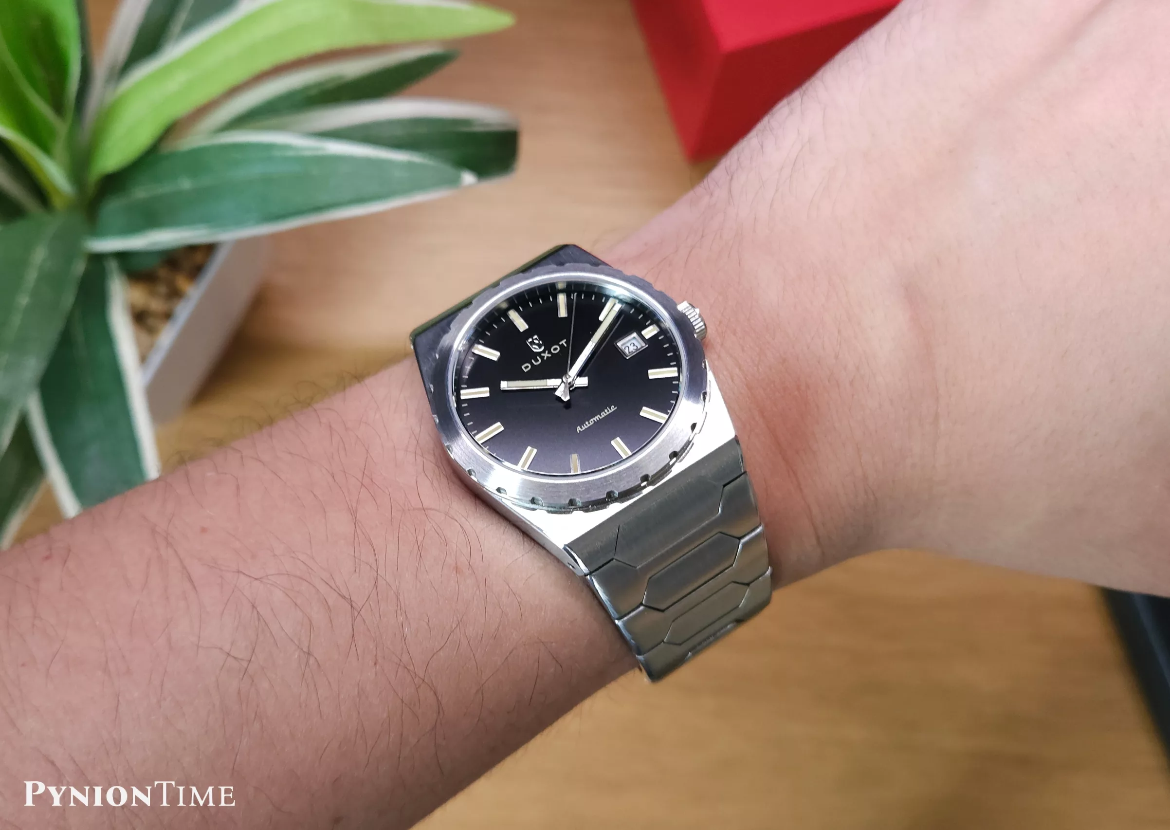 The Duxot Taranto on my 6.5 inch wrist