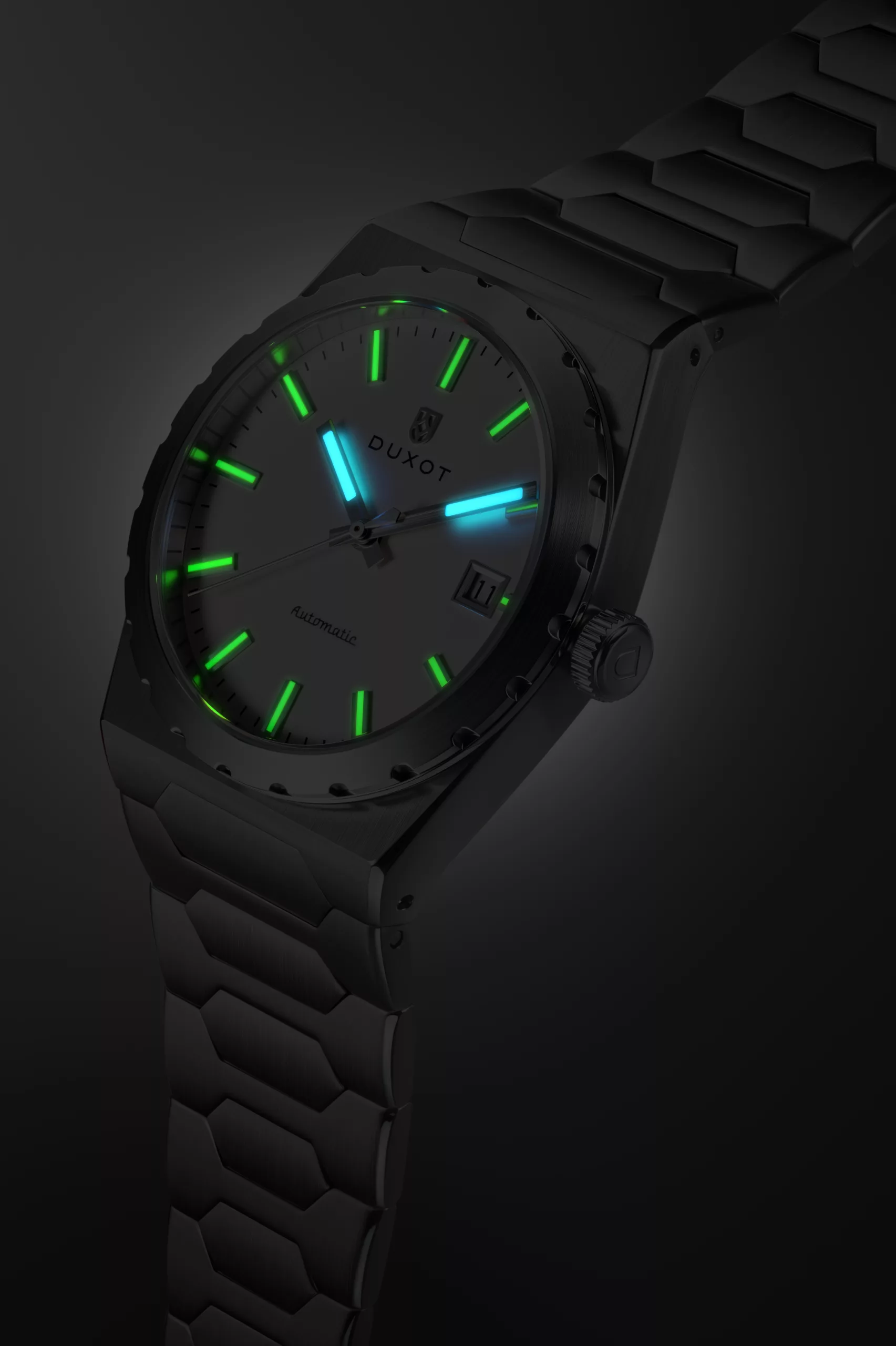 The Duxot Taranto features lumed hands and hour markers