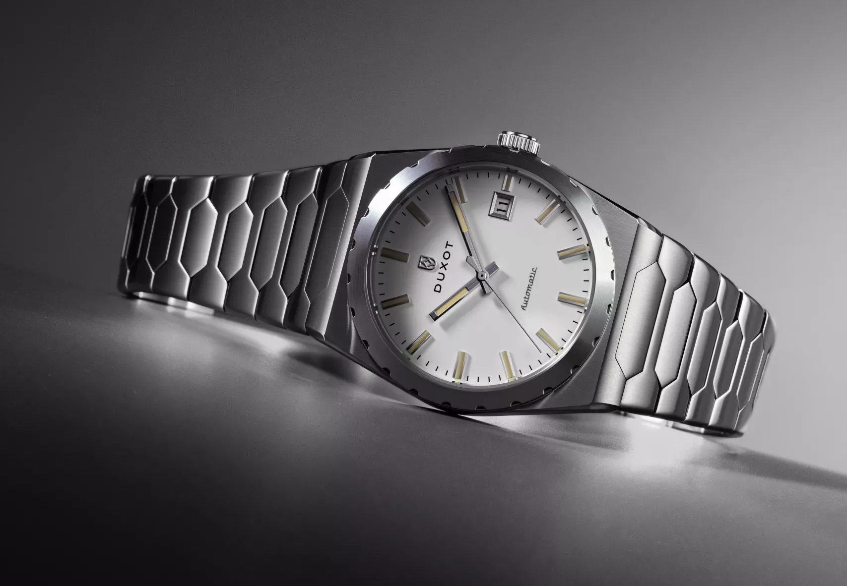 Duxot Taranto Automatic: The Most Affordable Way Into the Integrated Look Yet?