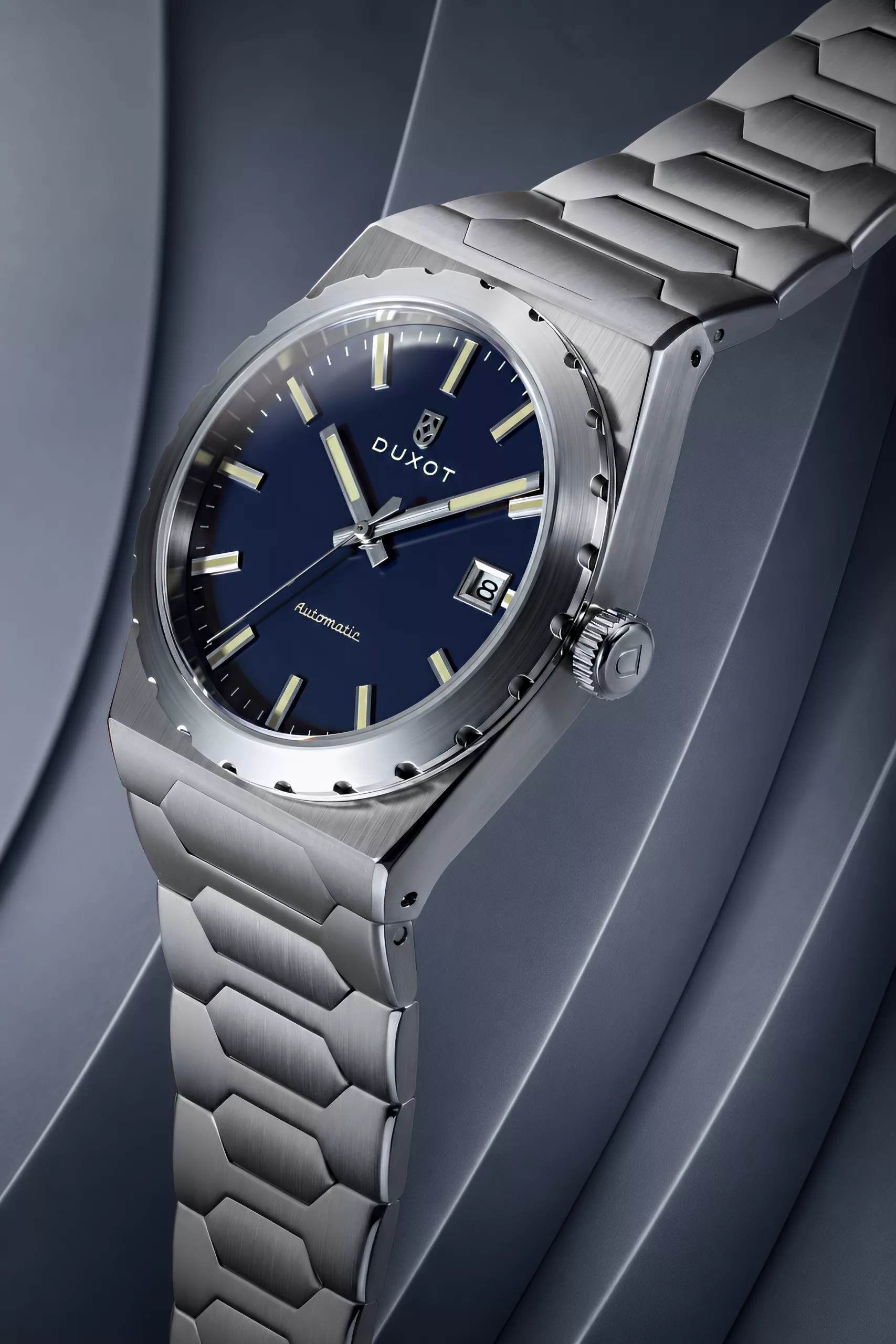 It features a Neo Tokyo Kanji dial using an older, rarely-used set of kanji numerals