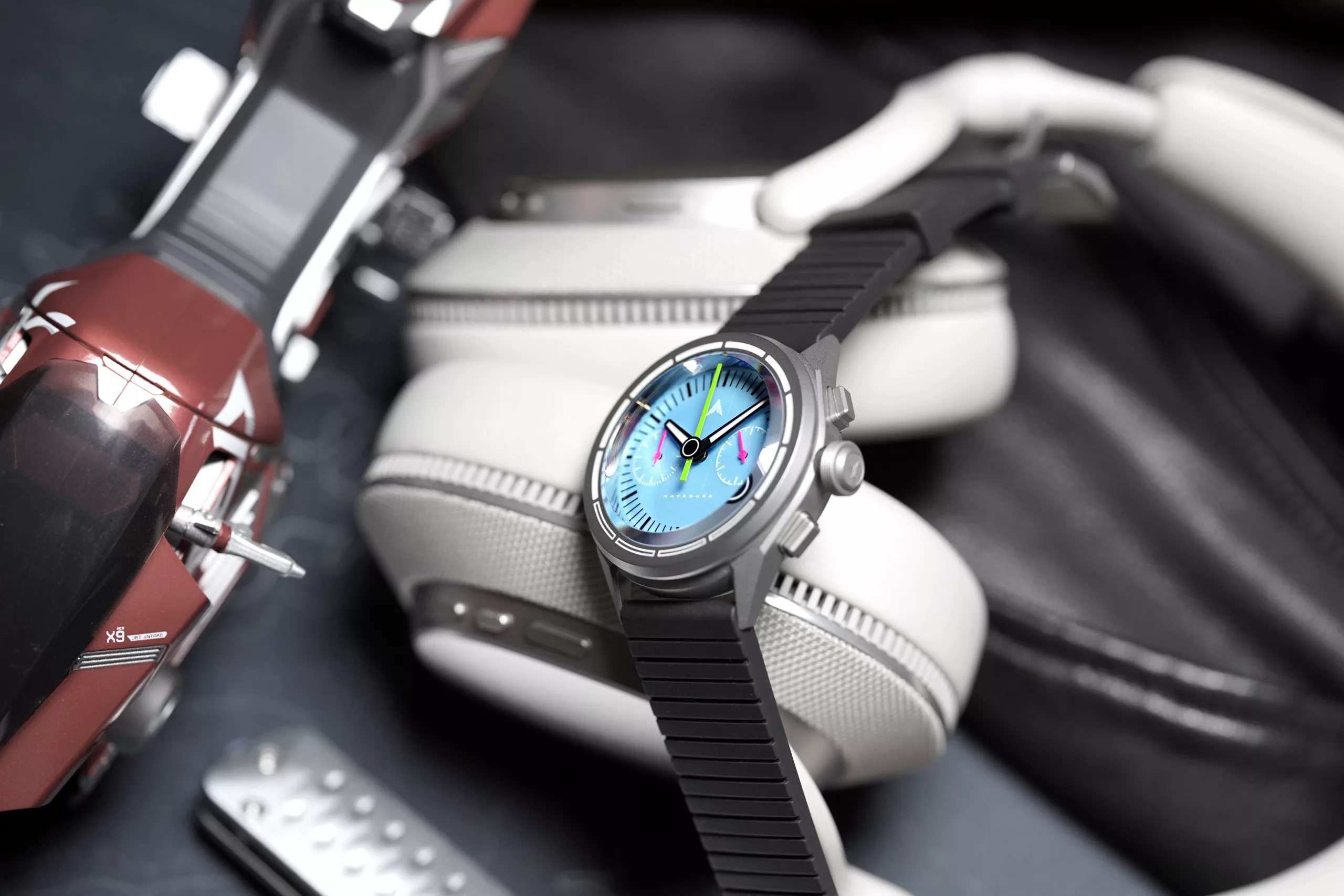 The Namica Hayabusa has a fixed lumed bezel filled with BGW9 Super-LumiNova