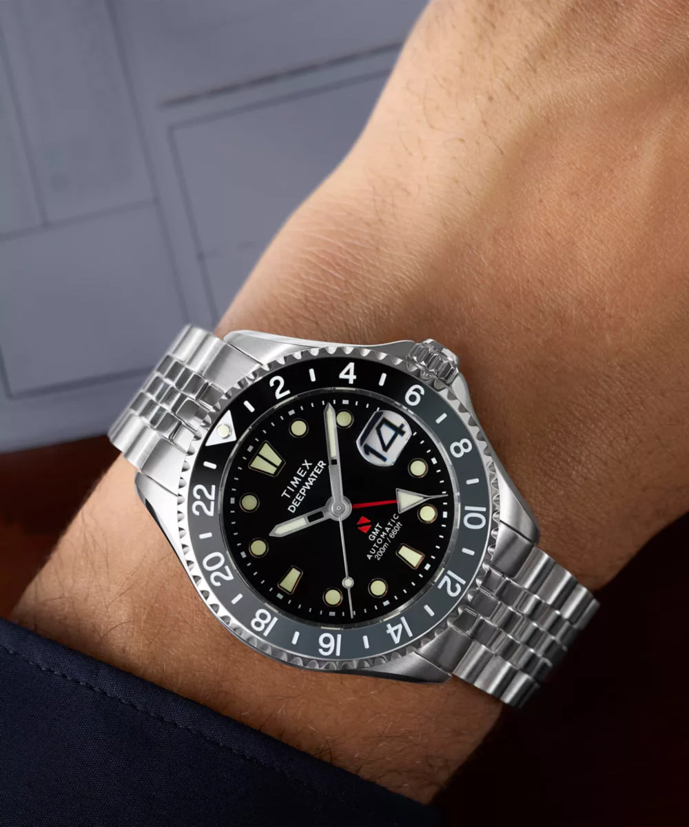 It features a bidirectional ceramic 24-hour bezel for tracking a second time zone
