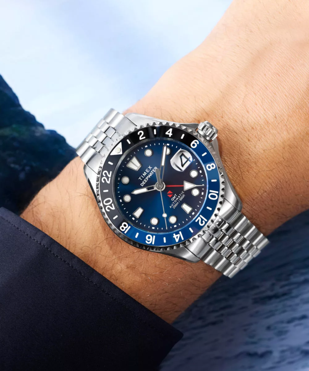 It features a bidirectional ceramic 24-hour bezel for tracking a second time zone