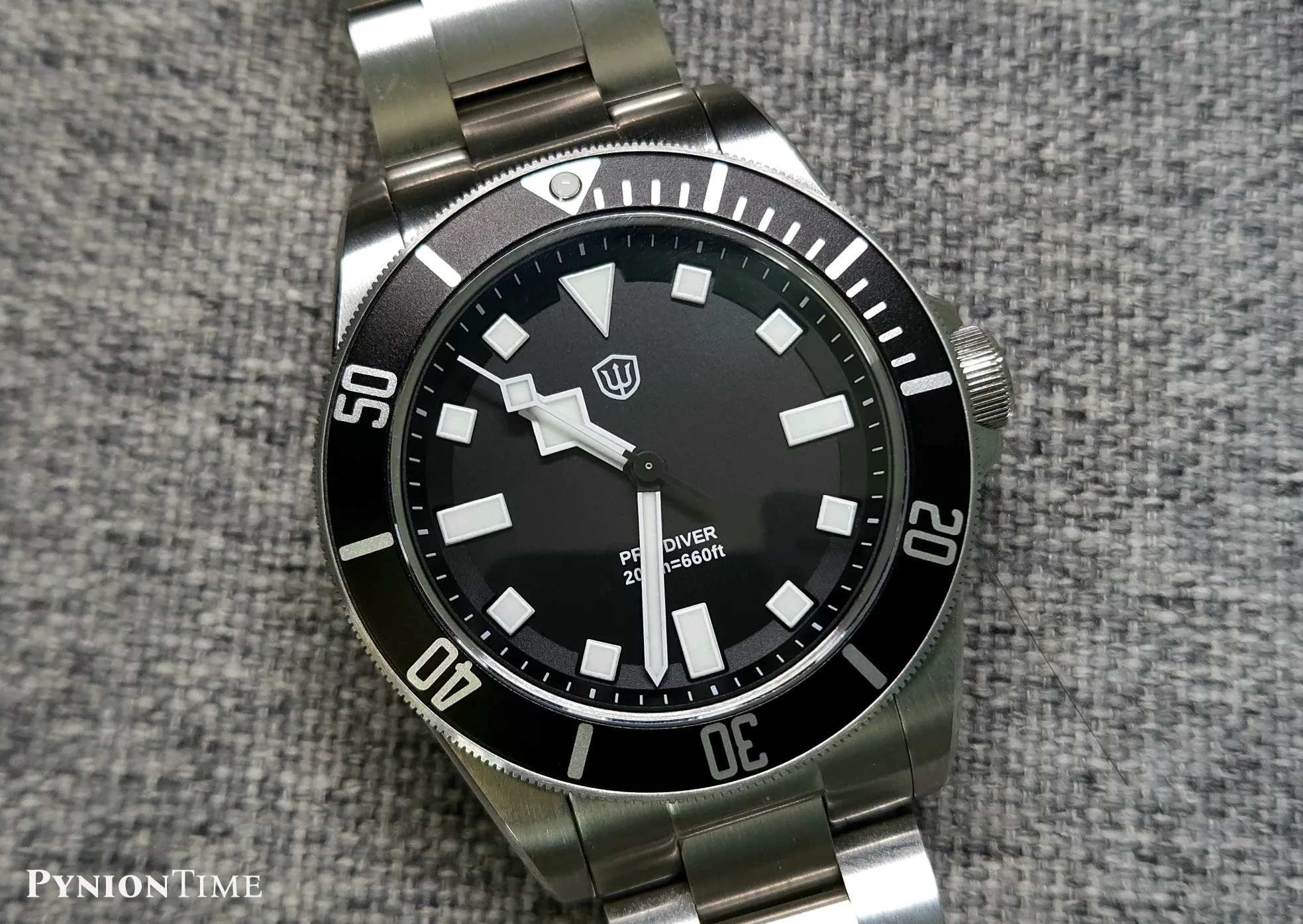 WD1969 Pro dial close-up