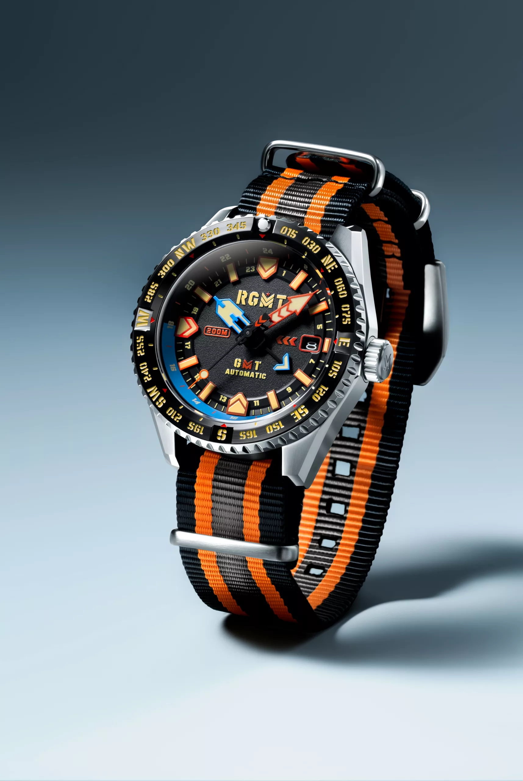 It measures 13.7mm thick and carries 200 meters of water resistance