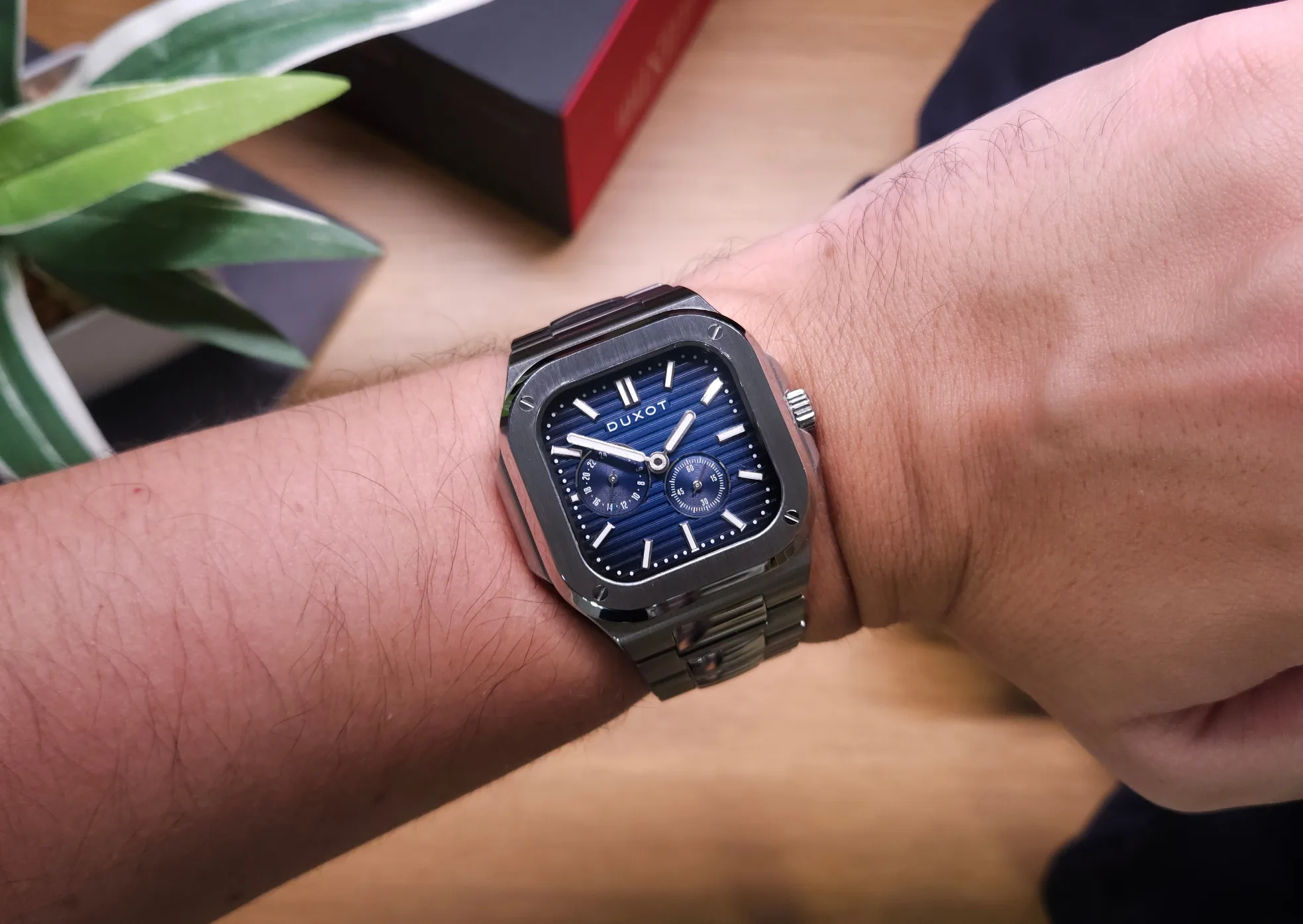 Duxot Quadrata 24 Hour Automatic: Finishing and Comfort Far Beyond Its Price