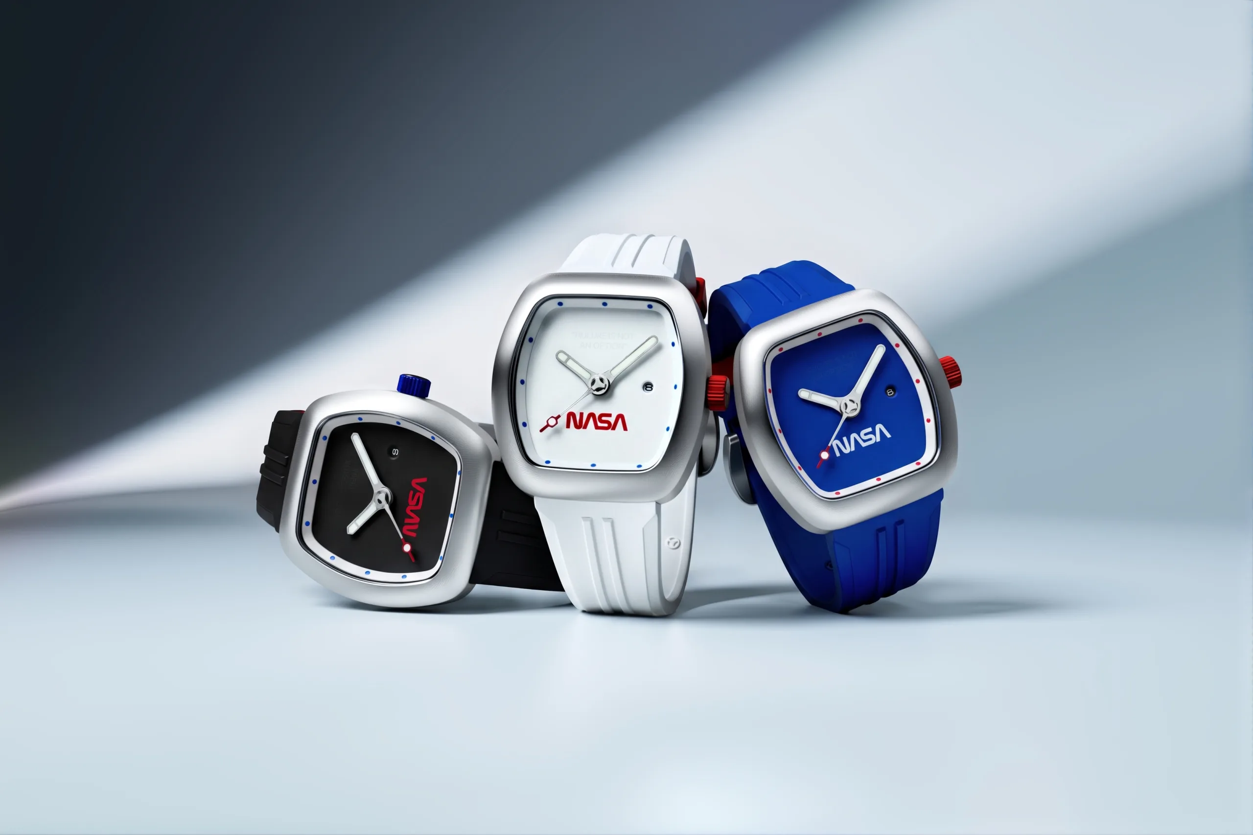 It comes with a 26mm rubber strap fitted to a signed Nubeo buckle