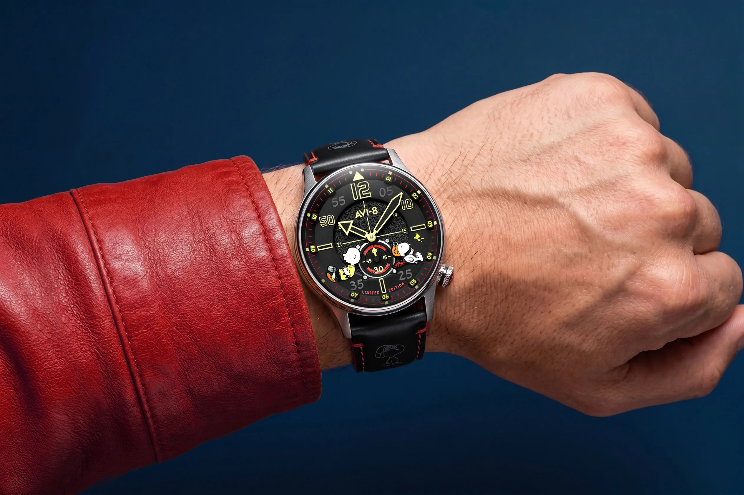 The AVI-8 Hawker Typhoon Baldwin Snoopy Flying Ace has a 42mm stainless steel case