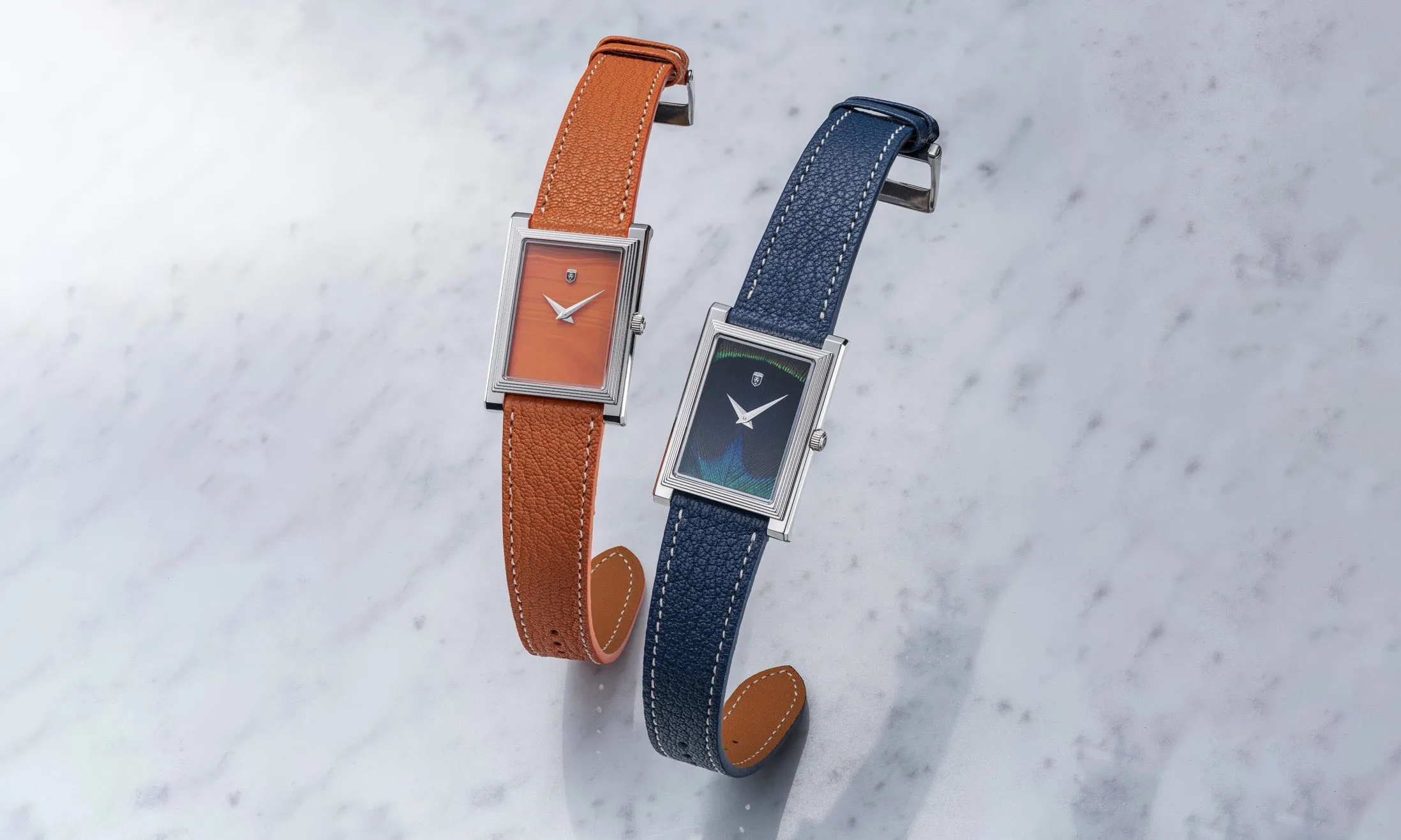 It uses the Swiss-made Ronda 1062 quartz movement with roughly six years of battery