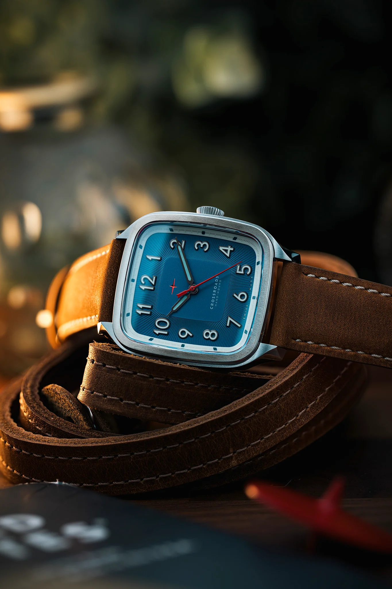 It measures 9mm thick, so the cushion case slides easily under a shirt cuff