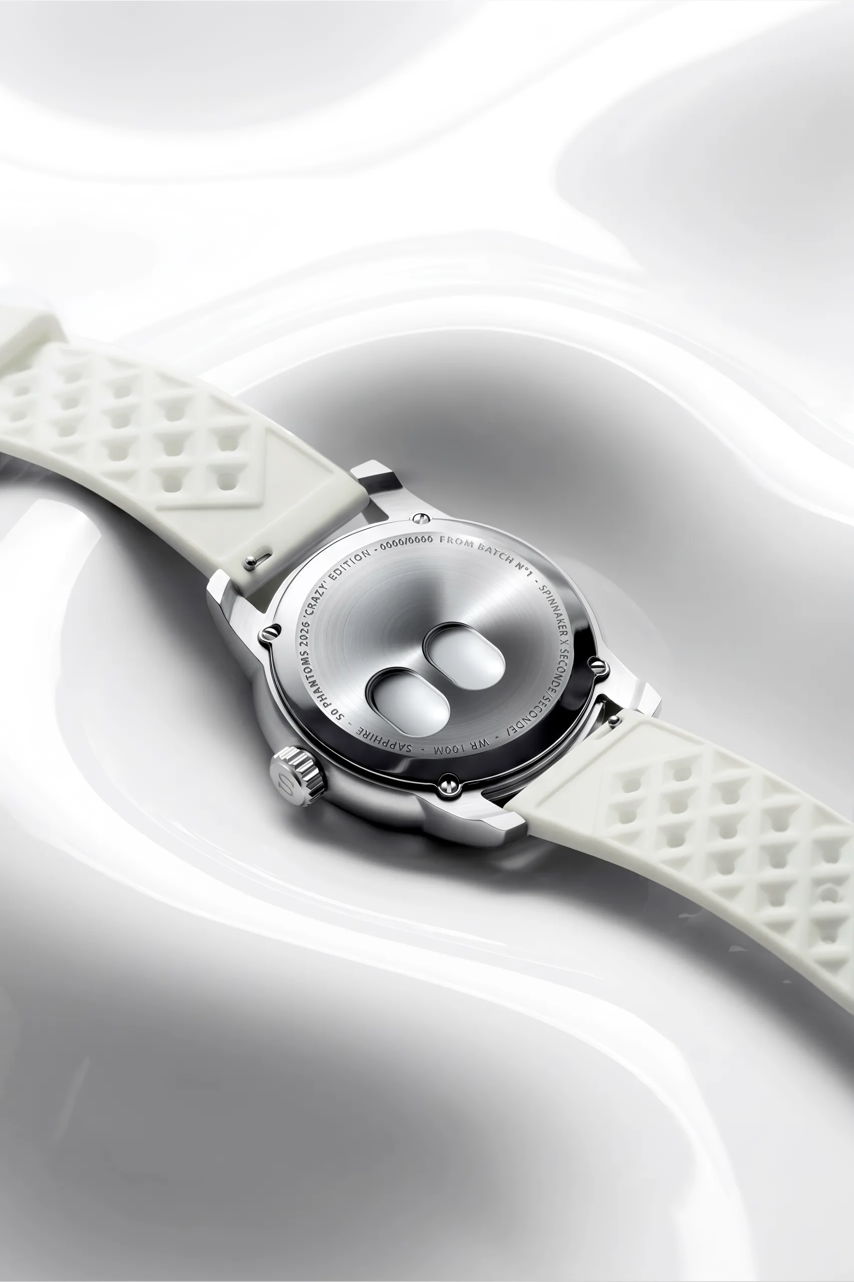 It uses a Miyota 9039 automatic movement