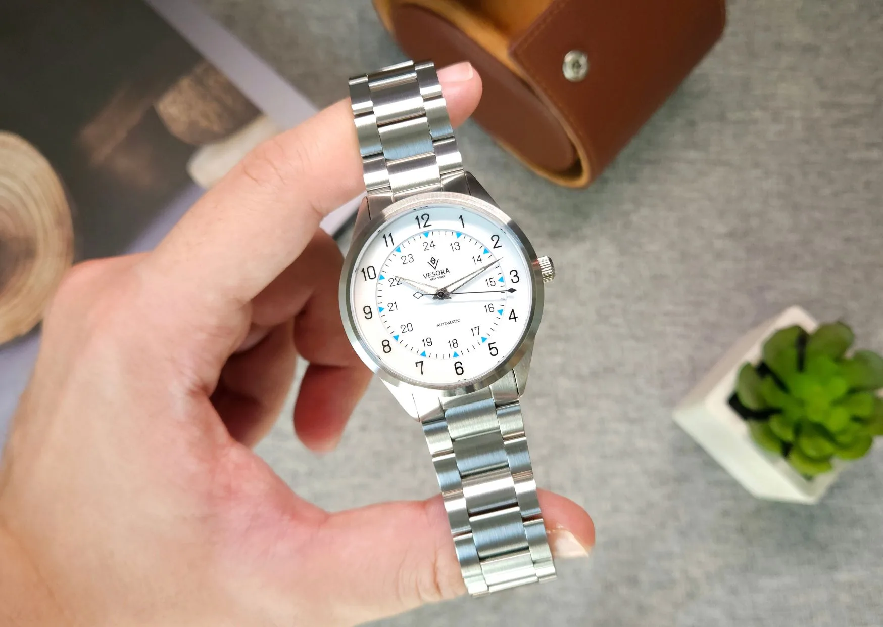 Vesora Gantry Field Review: An Enamel-Dial Field Watch That Actually Looks Different